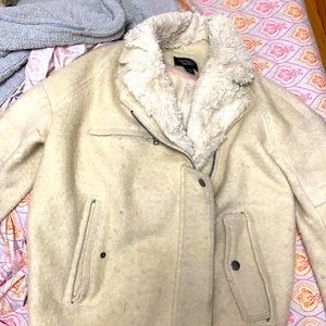 Victoria’s Secret Coat ADORABLE Vanilla🍨